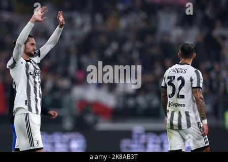 Turin, Italie. 21st octobre 2022. Adrien Rabiot de Juventus FC célèbre à la fin de la série Un match de football entre Juventus FC et Empoli FC au stade Allianz sur 21 octobre 2022 à Turin, Italie . Credit: Marco Canoniero / Alamy Live News Banque D'Images