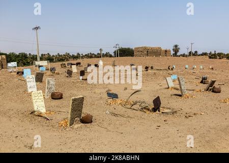 ABRI, SOUDAN - 25 FÉVRIER 2019 : cimetière d'abri, Soudan Banque D'Images