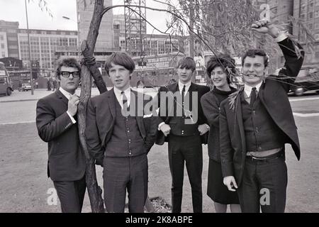 LE GROUPE pop du Royaume-UNI HONEYBREBS en septembre 1965 avec Honey Lantree. Photo : Tony Gale Banque D'Images