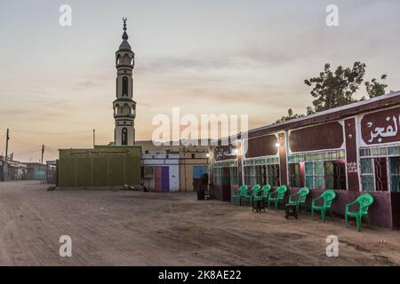 ABRI, SOUDAN - 25 FÉVRIER 2019 : minaret de la mosquée à abri, Soudan Banque D'Images