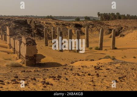 Église des colonnes granites dans la vieille ville déserte de Dongola, au Soudan Banque D'Images