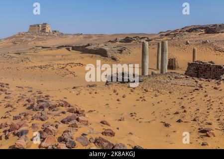 Salle du Trône et église des colonnes granites dans la vieille ville déserte de Dongola, au Soudan Banque D'Images