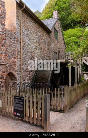 Dunster Castle Watermill situé sur la rivière Avill, une usine à double surdose du 18th siècle, Dunster, Somerset, Angleterre, Royaume-Uni. Banque D'Images