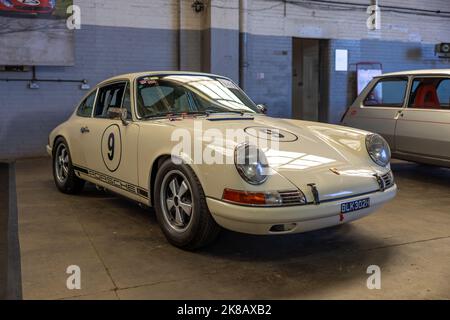 1969 Porsche 911E FIA Race car ‘BLK 302H’ exposée aux enchères Historics Classic & Sportscar tenues au Bicester Heritage Centre Banque D'Images