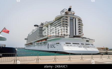 Vue sur la mer MSC au port de Syracuse en Italie sur 13 juillet 2021. Banque D'Images