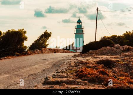 Cap Capdepera paysage avec le phare sur l'île de Majorque Banque D'Images