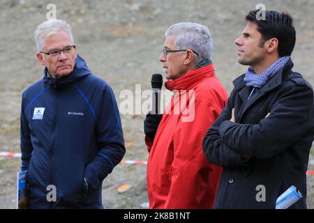 Jean-Marc Peillex, maire de Saint-Gervais-les-bains, Francis Bianchi, sous-préfet de Bonneville et Cyril Pellevat, sénateur de haute-Savoie. Réhabilit Banque D'Images