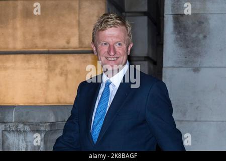 Oliver Dowden, député du CBE, ministre sans portefeuille, a vu quitter le Musée Victoria et Albert après le bal d'été 2022 du Parti conservateur. Image s Banque D'Images