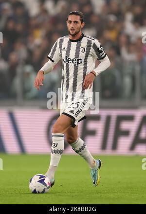 Turin, Italie, 21st octobre 2022. Adrien Rabiot de Juventus pendant le match de la série A au stade Allianz, à Turin. Le crédit photo devrait se lire: Jonathan Moscrop / Sportimage Banque D'Images