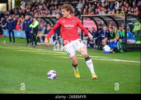 Salford, Royaume-Uni. 22nd octobre 2022. Lorent Tolaj de Salford City avec le ballon lors du match Sky Bet League 2 entre Salford City et Stockport County à Moor Lane, Salford, le samedi 22nd octobre 2022. (Credit: Ian Charles | MI News) Credit: MI News & Sport /Alay Live News Banque D'Images