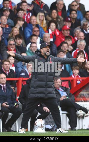 Nottingham, Royaume-Uni. 22nd octobre 2022. Jurgen Klopp Manager de Liverpool pendant le match de la Premier League à la City Ground, Nottingham. Crédit photo à lire : Darren Staples/Sportimage crédit : Sportimage/Alay Live News Banque D'Images