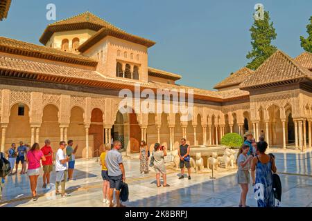 Le Palais des Lions, l'un des 3 palais principaux du complexe du Palais de l'Alhambra à Grenade, Andalousie, Espagne. Banque D'Images