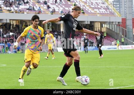 Salerno, Italie. 22nd octobre 2022. Erik Botheim de l'US Salernitana pendant la série Un match entre l'US Salernitana 1919 et Spezia Calcio au Stadio Arechi, Salerno, Italie, le 22 octobre 2022. Credit: Giuseppe Maffia/Alay Live News Banque D'Images