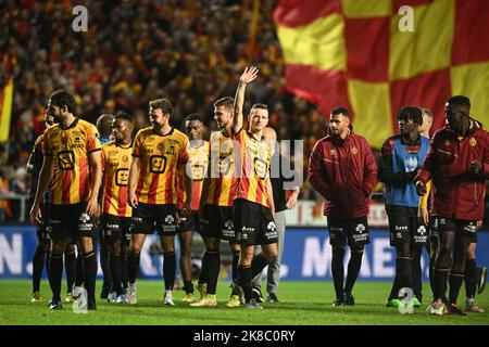 Les joueurs de Mechelen fêtent après avoir remporté un match de football entre KV Mechelen et KAS Eupen, samedi 22 octobre 2022 à Mechelen, le 14 e jour de la première division du championnat belge de la « Jupiler Pro League » 2022-2023. BELGA PHOTO DAVID STOCKMAN Banque D'Images