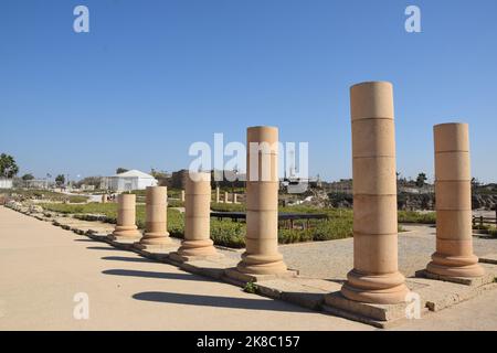 Palais promontoire - vestiges de la cité médiévale fortifiée - Parc national de Césarée, Israël Banque D'Images