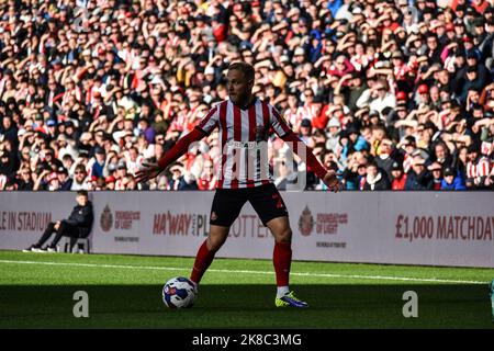 Alex Pritchard, milieu de terrain de l'AFC Sunderland, en action contre Burnley FC. Banque D'Images