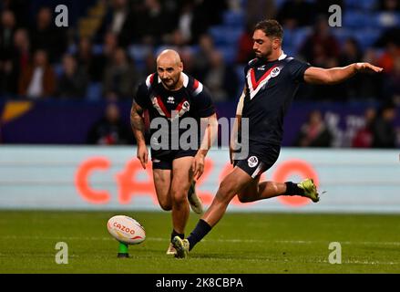 Bolton, Royaume-Uni. 22nd octobre 2022. Coupe du monde de rugby 2021. Angleterre V France. Stade de l'université de Bolton. Bolton. Tony Gigot (France) donne des coups de pied lors du match de la coupe du monde de rugby Angleterre V France. Round 2, groupe A. Credit: Le sport en images/Alamy Live News Banque D'Images