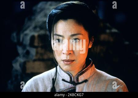 Michelle Yeoh film: Crouching Tiger, Hidden Dragon (WO hu cang long) personnages: Yu Shu lien TW/CHN/HK/USA 2000, Directeur: ANG Lee 18 mai 2000 **AVERTISSEMENT** cette photographie est destinée à un usage éditorial exclusif et est protégée par les droits d'auteur de SONY PICTURES CLASSIQUES et/ou du photographe attribué par la société film ou production et ne peut être reproduite que par des publications dans le cadre de la promotion du film ci-dessus. Un crédit obligatoire pour LES CLASSIQUES SONY PICTURES est requis. Le photographe doit également être crédité lorsqu'il est connu. Aucune utilisation commerciale ne peut être accordée sans l'autorisation écrite de film Compas Banque D'Images