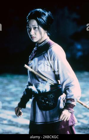 Zhang Ziyi film: Crouching Tiger, Hidden Dragon (WO hu cang long) personnages: Jen Yu (version mandarin) TW/CHN/HK/USA 2000, Directeur: ANG Lee 18 mai 2000 **AVERTISSEMENT** cette photographie est destinée à un usage éditorial exclusif et est protégée par les droits d'auteur de SONY PICTURES CLASSIQUES et/ou du photographe attribué par la société film ou production et ne peut être reproduite que par des publications dans le cadre de la promotion du film ci-dessus. Un crédit obligatoire pour LES CLASSIQUES SONY PICTURES est requis. Le photographe doit également être crédité lorsqu'il est connu. Aucune utilisation commerciale ne peut être accordée sans l'autorisation écrite du Banque D'Images