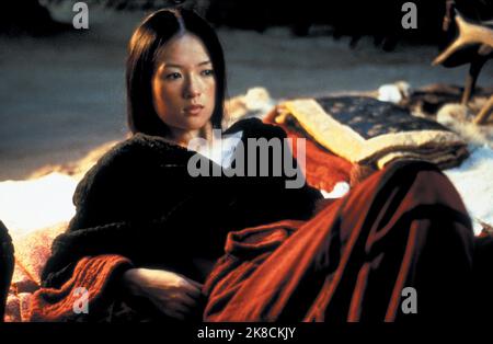 Zhang Ziyi film: Crouching Tiger, Hidden Dragon (WO hu cang long) personnages: Jen Yu (version mandarin) TW/CHN/HK/USA 2000, Directeur: ANG Lee 18 mai 2000 **AVERTISSEMENT** cette photographie est destinée à un usage éditorial exclusif et est protégée par les droits d'auteur de SONY PICTURES CLASSIQUES et/ou du photographe attribué par la société film ou production et ne peut être reproduite que par des publications dans le cadre de la promotion du film ci-dessus. Un crédit obligatoire pour LES CLASSIQUES SONY PICTURES est requis. Le photographe doit également être crédité lorsqu'il est connu. Aucune utilisation commerciale ne peut être accordée sans l'autorisation écrite du Banque D'Images