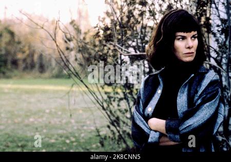 Marcia gay Harden film: Pollock (USA 2000) personnages: Lee Krasner Directeur: Ed Harris 06 septembre 2000 **AVERTISSEMENT** cette photographie est destinée à un usage éditorial exclusif et est le copyright des CLASSIQUES SONY PICTURES et/ou le photographe attribué par la société film ou production et ne peut être reproduite que par des publications dans le cadre de la promotion du film ci-dessus. Un crédit obligatoire pour LES CLASSIQUES SONY PICTURES est requis. Le photographe doit également être crédité lorsqu'il est connu. Aucune utilisation commerciale ne peut être accordée sans l'autorisation écrite de la Société du film. Banque D'Images