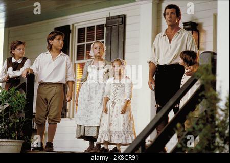 Trevor Morgan, Bryan Chainin, Mika Boorem, Skye Mccole Bartusiak, Mel Gibson & Logan Lerman film: The Patriot (USA/DE 2000) personnages: Nathan Martin, Margaret Martin, Susan Martin, Benjamin Martin, William Martin Directeur: Roland Emmerich 27 juin 2000 **AVERTISSEMENT** cette photographie est destinée à un usage éditorial exclusif et est protégée par les droits d'auteur de COLUMBIA PICTURES et/ou du photographe attribué par la Société de film ou de production et ne peut être reproduite que par des publications en conjonction avec la promotion du film ci-dessus. Un crédit obligatoire pour LES PHOTOS DE COLUMBIA est requis. Le photographe devrait également l'être Banque D'Images