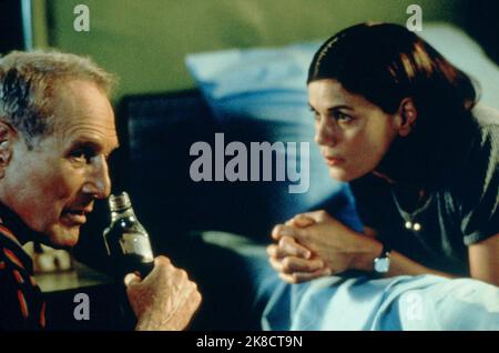 Paul Newman & Linda Fiorentino film: Where the Money is (2000) personnages: Henry Manning & Carol MacKay Directeur: Marek Kanievska 14 avril 2000 **AVERTISSEMENT** cette photographie est destinée à un usage éditorial exclusif et est protégée par les droits d'auteur de SCOTT FREE PRODUCTIONS et/ou du photographe attribué par la Société de film ou de production et ne peut être reproduite que par des publications en conjonction avec la promotion du film ci-dessus. Un crédit obligatoire pour LES PRODUCTIONS LIBRES SCOTT est requis. Le photographe doit également être crédité lorsqu'il est connu. Aucune utilisation commerciale ne peut être accordée sans l'autorisation écrite de film Comla Banque D'Images