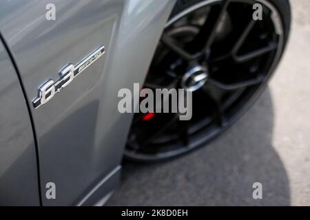 Le logo Mercedes sur la roue avec le GPV 6.3 Badge sur le côté de la voiture sur UN 2012 Mercedes Benz C63 AMG coupé W204 Banque D'Images