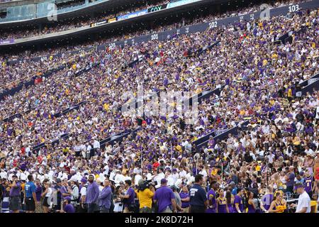 Baton Rouge, États-Unis. 22nd octobre 2022. Les fans des LSU Tigers sont présents lors d'un match de football universitaire au Tiger Stadium de bâton Rouge, Louisiane, samedi, 22 octobre 2022. (Photo de Peter G. Forest/Sipa USA) crédit: SIPA USA/Alay Live News Banque D'Images