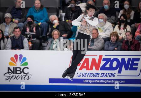 Norwood, Massachusetts, États-Unis. 22nd octobre 2022. Kao Miura, du Japon, skate pendant le programme de libre-homme au concours de patinage artistique de l'UIP sur 22 octobre 2022 à Norwood, aux États-Unis d'Amérique. Crédit : Mathieu Belanger/AFLO/Alay Live News Banque D'Images