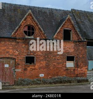 vieux bâtiments portes et fenêtres Banque D'Images