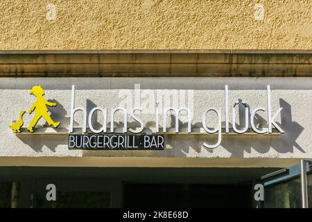 Lettrage sur la façade, Hans im Glueck, hamburger grill, bar, Ulm, Bade-Wurtemberg, Allemagne Banque D'Images