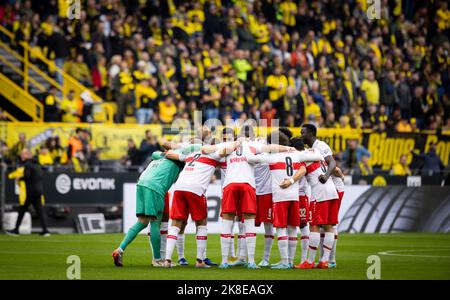 Dortmund, 22.10.2022 Teamkreis Stuttgart Borussia Dortmund - VfB Stuttgart Fussball; saison 2022/23 Foto: Moritz Müller Copyright (nur für journali Banque D'Images