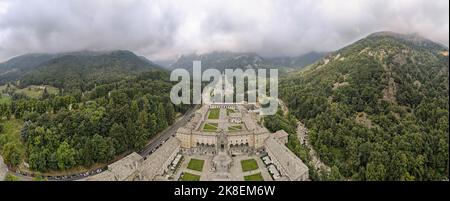 Vue de drone sur le lieu Saint d'Oropa sur l'Italie Banque D'Images