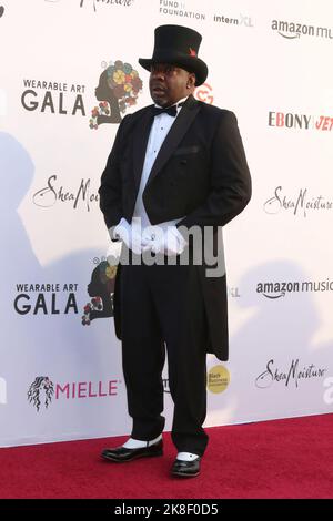 Santa Monica, Californie. 22nd octobre 2022. Bobby Brown à l'arrivée pour le Gala annuel d'art wearable 5th, Barker Hangar, Santa Monica, CA 22 octobre 2022. Crédit : Priscilla Grant/Everett Collection/Alay Live News Banque D'Images