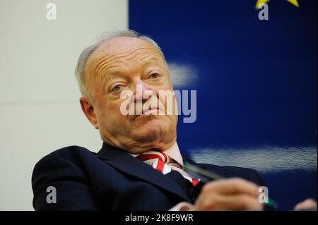 Vienne, Autriche. 16 avril 2016. Andreas Khol, ancien politicien autrichien de l'ÖVP (Parti populaire autrichien). De 2002 à 2006, il a été président du Conseil national autrichien Banque D'Images