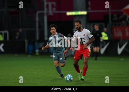 UTRECHT, PAYS-BAS - OCTOBRE 23 : Koki Saito, de Sparta Rotterdam, Sean Klaiber, du FC Utrecht, lors du match hollandais entre le FC Utrecht et Sparta Rotterdam au Stadion Galgenwaard on 23 octobre 2022, Utrecht, pays-Bas (photo de Ben gal/Orange Pictures) Banque D'Images