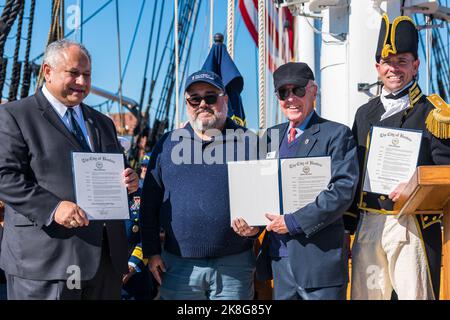 L'USS Constitution est parti de Charlestown Navy Yard pour la célébration de l'anniversaire de 225th. Banque D'Images