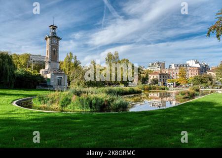 Parc public Georges Brassens rénové à Paris Banque D'Images