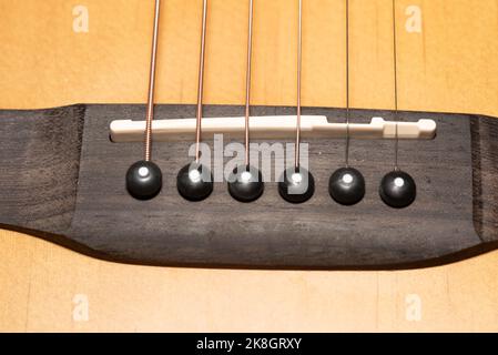 Prises dans le studio à domicile Images d'un guitares acoustique et d'un résonateur. Prises de vue peut être idéal pour les couvertures de livre/album de musique Banque D'Images