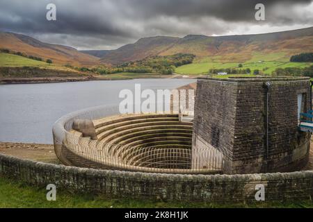 Réservoir d'Dovestone est à la convergence des vallées de la Greenfield et Chew Brooks au-dessus du village de Greenfield, sur Tameside Moor en G Banque D'Images