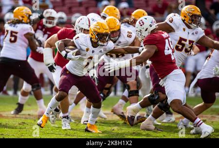 22 octobre 2022 Palo Alto, CA États-Unis Arizona Sun Devil courant de retour Xazavian Valladay(1) combat pour une première descente pendant le match de football NCAA entre les Sun Devils de l'État d'Arizona et le Cardinal de Stanford. Stanford a battu l'Arizona State 15-14 au stade Stanford Palo Alto, CA Thurman James/CSM Banque D'Images