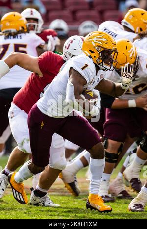 22 octobre 2022 Palo Alto, CA États-Unis Arizona Sun Devil courant de retour Xazavian Valladay(1) cherche une ouverture pendant le match de football NCAA entre les Sun Devils de l'État d'Arizona et le Cardinal de Stanford. Stanford a battu l'Arizona State 15-14 au stade Stanford Palo Alto, CA Thurman James/CSM Banque D'Images