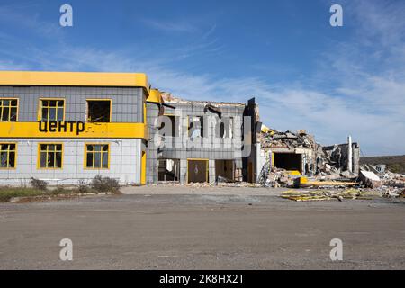 Bakhmut, Ukraine. 19th octobre 2022. Un bâtiment détruit suite à des bombardements russes dans la ville de Bakhmut. Bakhmut est l'une des villes les plus criées en première ligne de la guerre du Donbass depuis que la Russie a lancé son invasion à grande échelle de l'Ukraine sur l'24 février 2022. (Photo de Jan Husar/SOPA Images/Sipa USA) crédit: SIPA USA/Alay Live News Banque D'Images