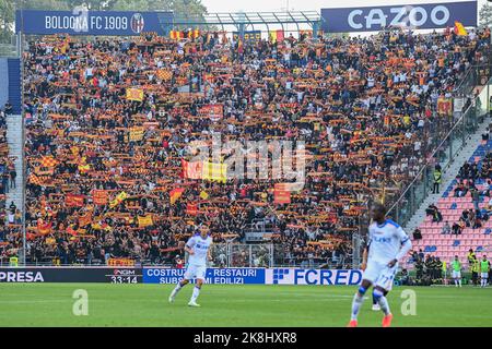 Bologne, Italie. 23rd octobre 2022. US Lecce Supporters au cours du FC de Bologne vs US Lecce, football italien série A match à Bologne, Italie, 23 octobre 2022 crédit: Agence de photo indépendante/Alamy Live News Banque D'Images