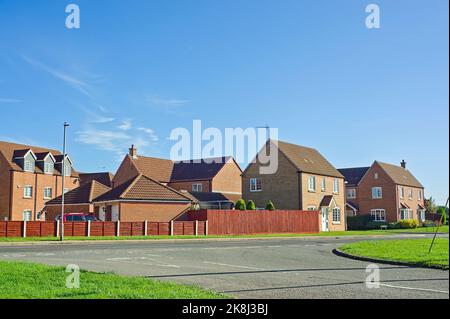 Un immeuble moderne dans la banlieue de la ville Banque D'Images