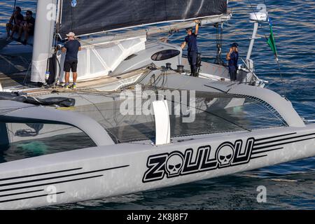 Les équipages à bord du yacht participant se sont préparés pour le début de la course de la mer du Moyen 2022. Banque D'Images