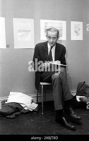 Oslo novembre 1966 l'acteur Wenche Foss est conçu par dix artistes norvégiens différents, tous membres de la société des jeunes artistes. Ici, elle est conçue par Knut Jørgensen. Photo: Ivar Aaserud / courant / NTB Banque D'Images