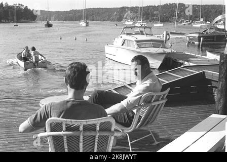 Hankø: 19720729: Le Prince héritier Harald est l'un de nos plus grands espoirs de médaille pendant les Jeux Olympiques de Munich. Jusqu'à présent cette année, le prince héritier a devançant ses nombreux concurrents, et espère même des points. Ici, sur le porche à l'extérieur du Hankø Yacht Club. Photo: Sverre A. Børretzen / actuel / NTB Banque D'Images