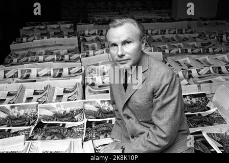 Oslo octobre 1963 Portrait de Per Mortensen, rédacteur en chef de Norsk Ukeblad, directeur de l'édition, ainsi que co-éditeur des publications le nouveau, VI Menn, Norwegian Women's magazine et nos maisons. Photo: Ivar Aaserud / courant / NTB Banque D'Images